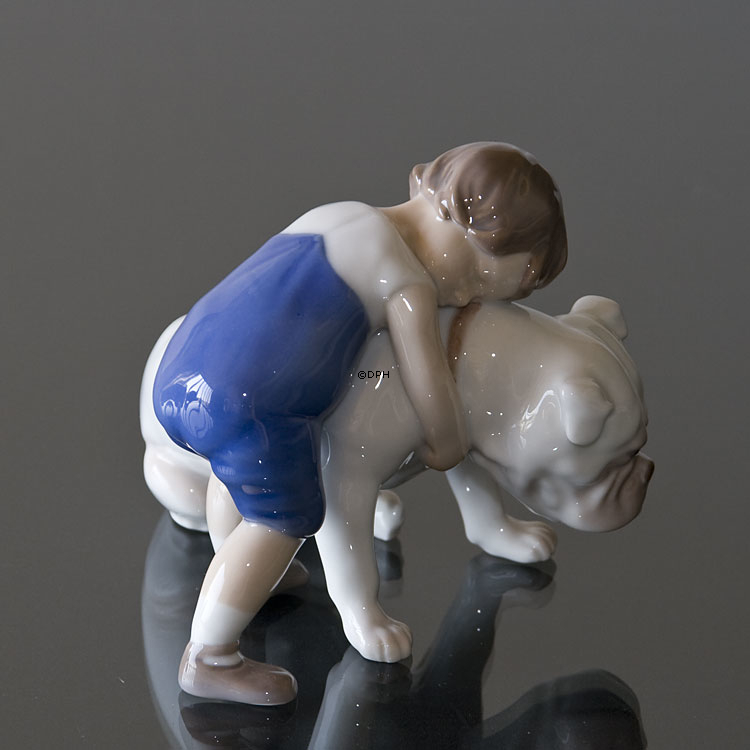 Bedingungslose Liebe  Zwei Freunde, Junge mit Bulldogge, Bing & Gröndahl Figur Nr. 1790 oder 427