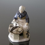 Fischmarkt, Fischerfrau, Bing & Gröndahl Figur Nr. 2233 oder 465