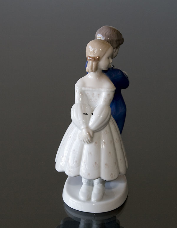 Entschuldigung, Mädchen und Junge schüchtern erstes Treffen, Bing & Gröndahl Figur Nr. 2372 oder 490