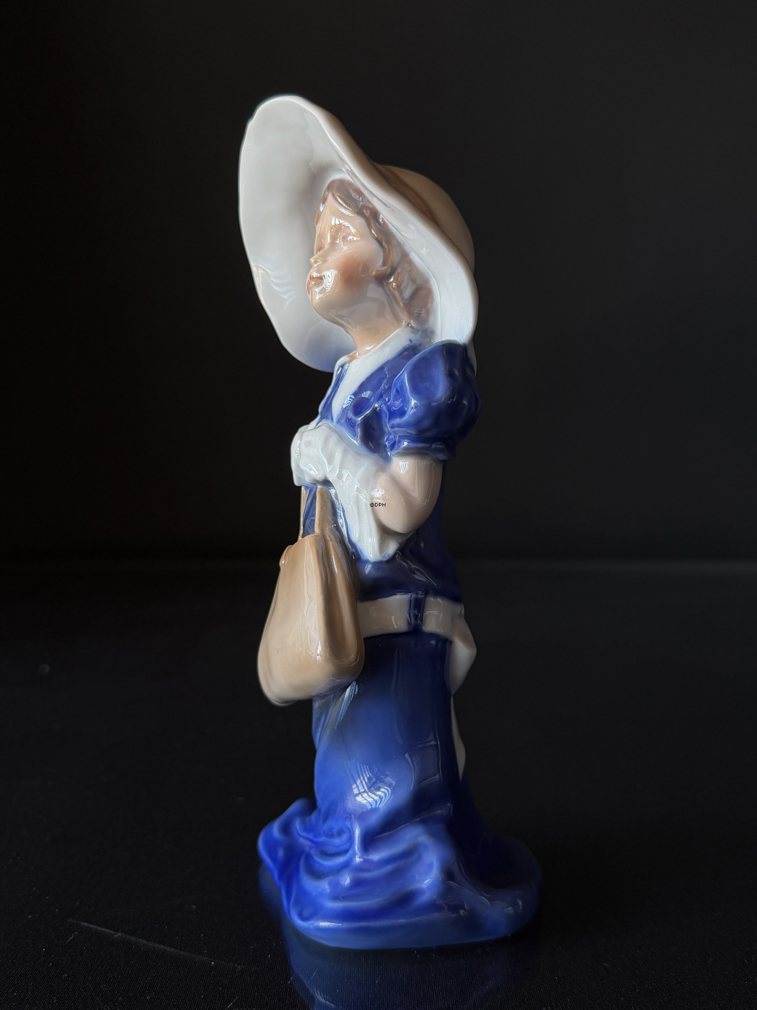 Die kleine feine Dame, Bing & Gröndahl, Nr. 533 oder 2533