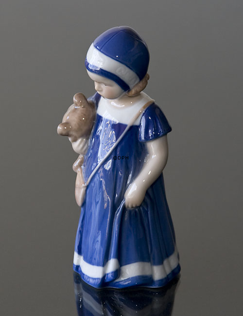 Elsa mit Teddybär, Mädchen stehend, Royal Copenhagen Figur Nr. 671