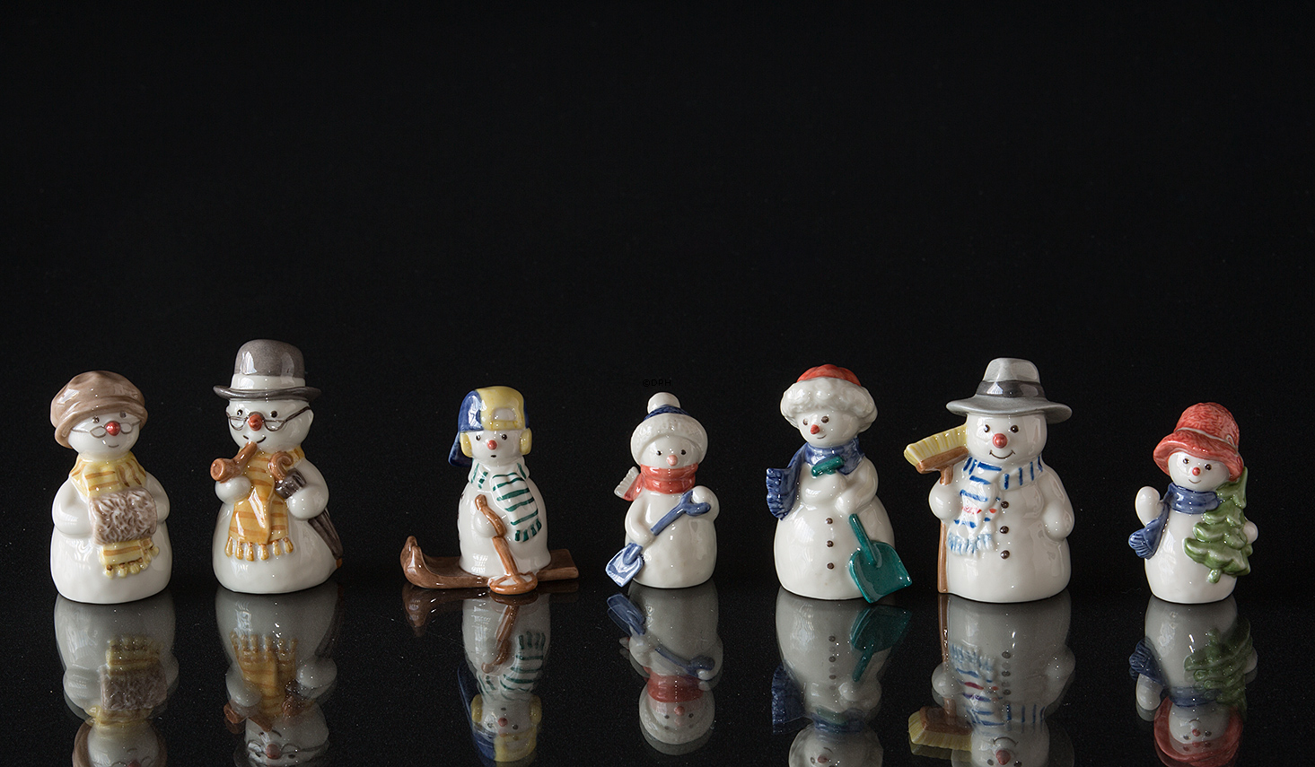 Schneemann, Großmutter mit Muff, Royal Copenhagen Winter Figur Nr. 767