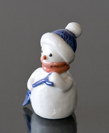 Schneemann Junge mit Schaufel, Royal Copenhagen Winter Serie Figur Nr. 770