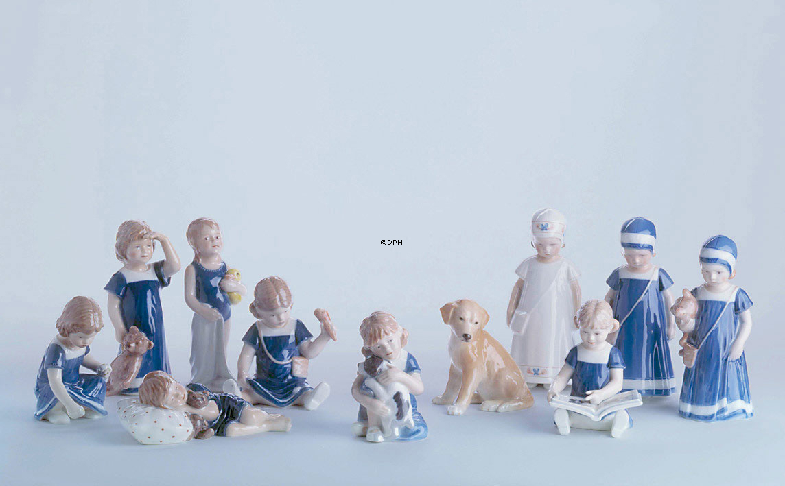 Elsa, Mädchen im blauen Kleid, Bing & Gröndahl Nr. 1574 oder 404