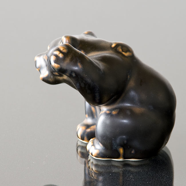 Bärenjunge hebt die Pfote für den Angriff, Royal Copenhagen Steingut Figur Nr. 21433 Nr. 233