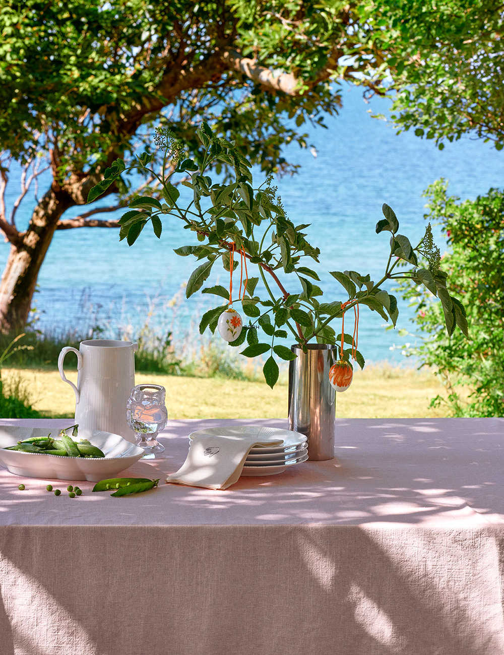 Osterei mit Ringelblume Blätter, Royal Copenhagen Oster 2024