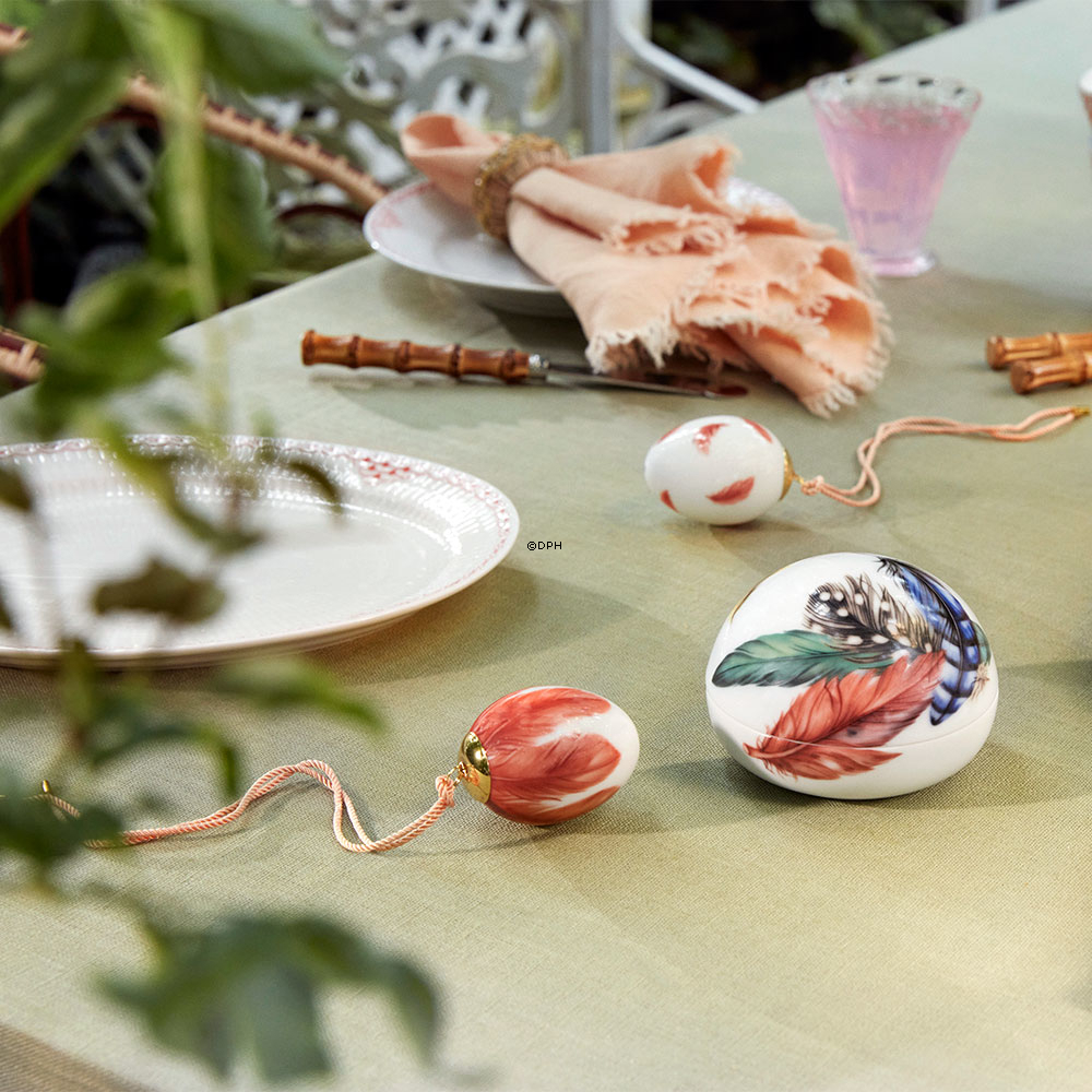 Osterei mit Große Rotschwanzfedern, Royal Copenhagen Oster 2025