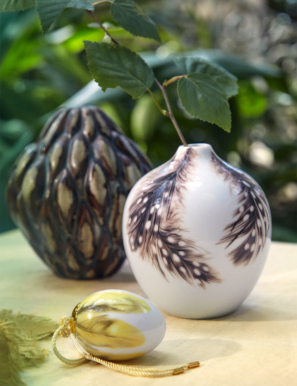 Vasen mit Perhuhnfedern, Royal Copenhagen Oster 2025