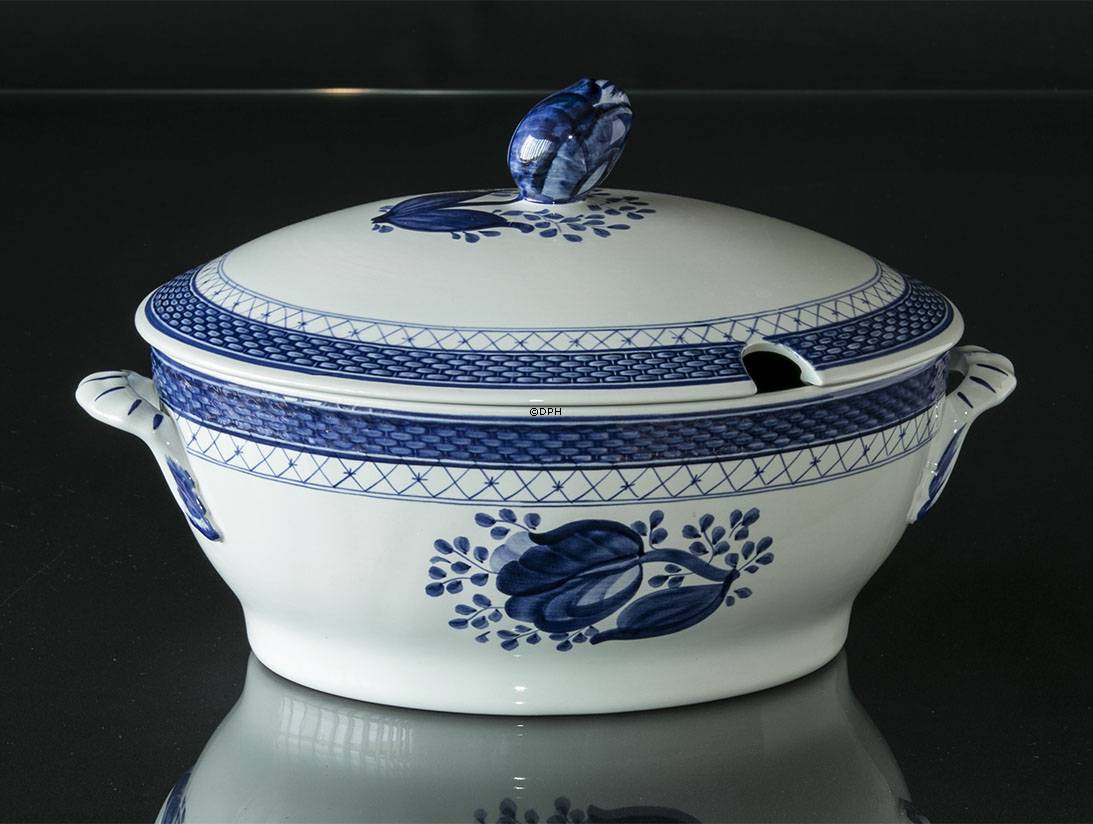 Royal Copenhagen/Aluminia  Tranquebar, Blau, Terrine Nr. 920