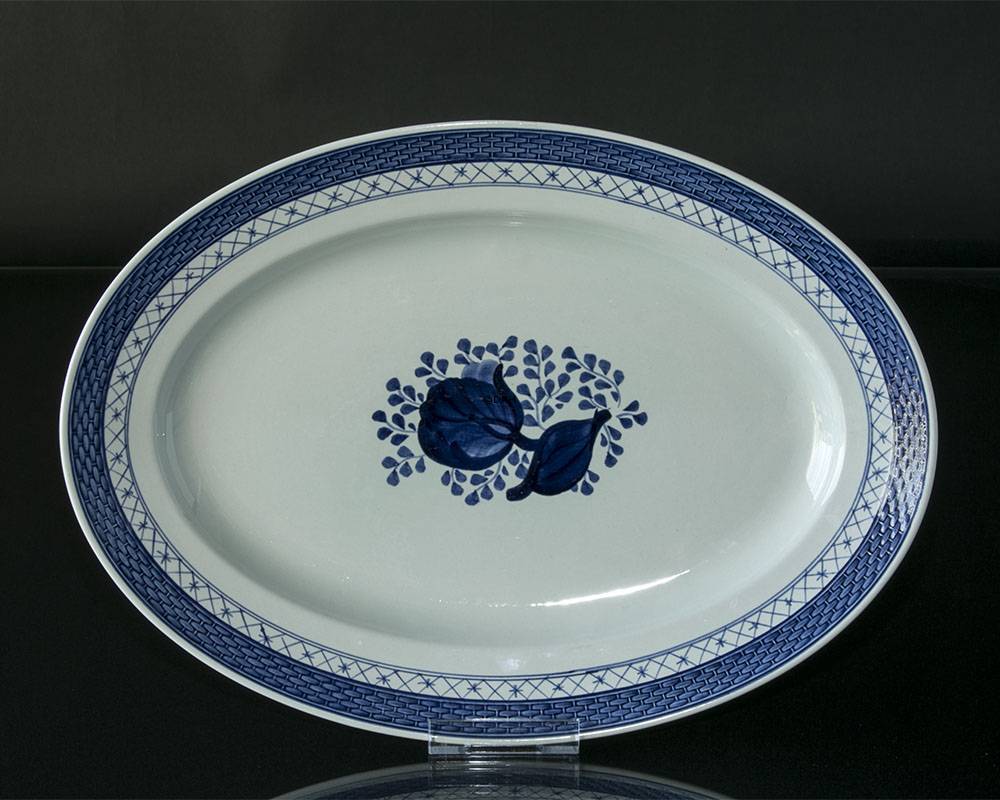 Royal Copenhagen/Aluminia  Tranquebar, blau, Schale 43cm Nr. 930