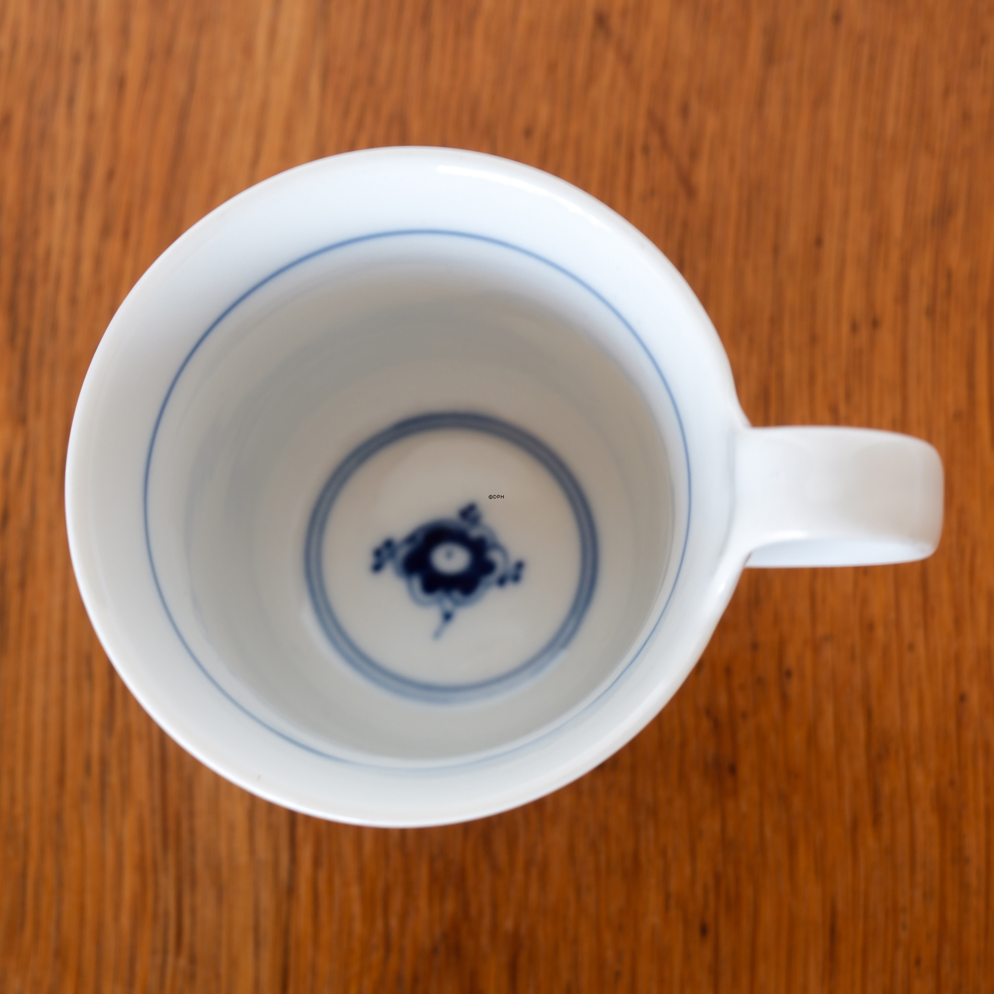 Musselmalet Gerippt, Frühstückstasse mit hohem Henkel OHNE untertasse Nr. 1/72 oder 089, Inhalt 33 cl., Royal Copenhagen