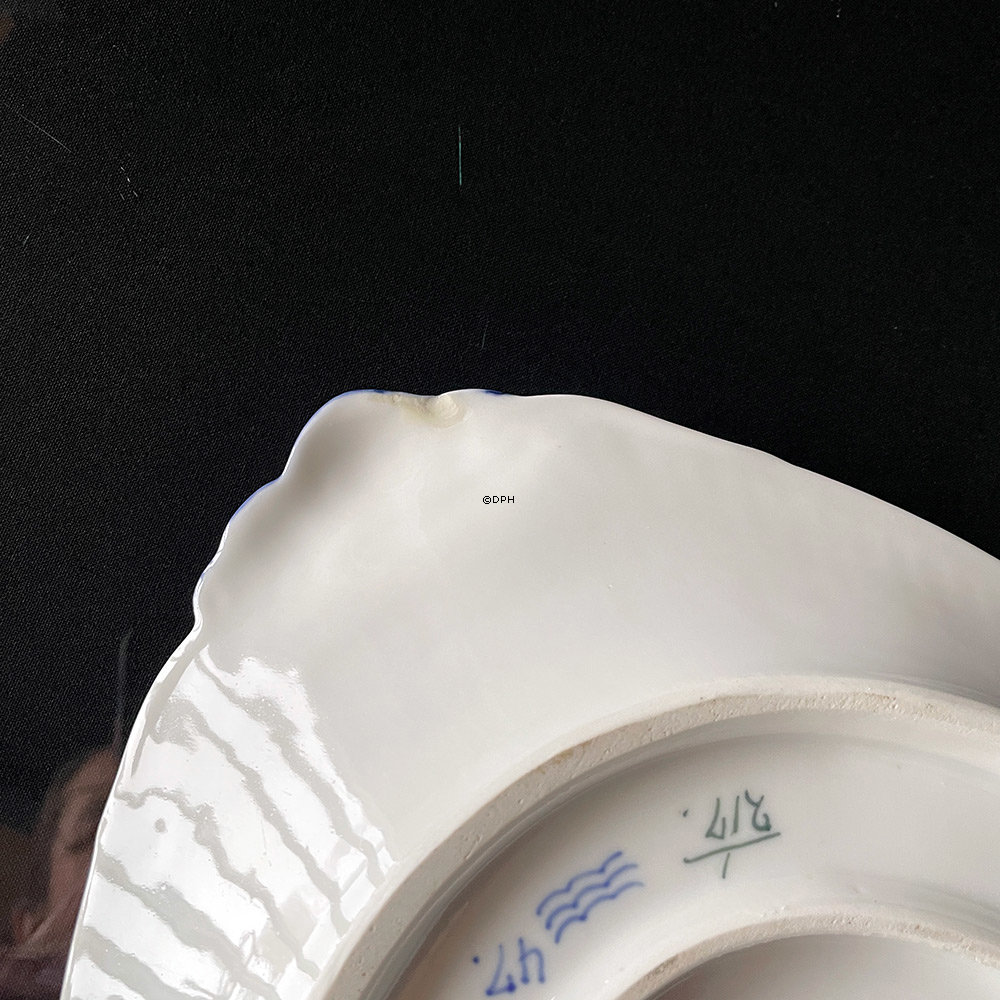 Musselmalet Gerippt, Terrine mit Deckel und Untertasse, Inhalt 200 cl., Royal Copenhagen Nr. 1-214 (Terrine) und 1-217 (Untertasse)