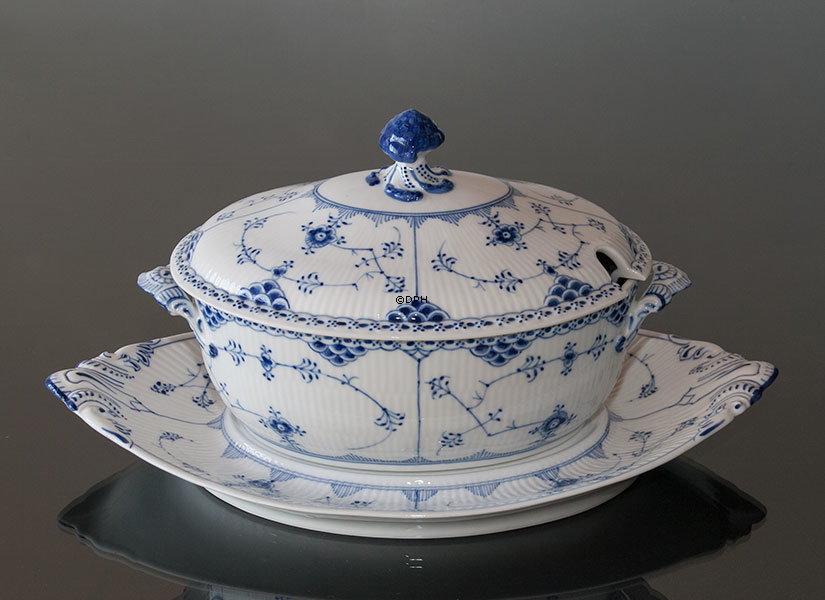 Musselmalet, Halbspitze, Suppenterrine mit Deckel, Inhalt 200 cl., Royal Copenhagen