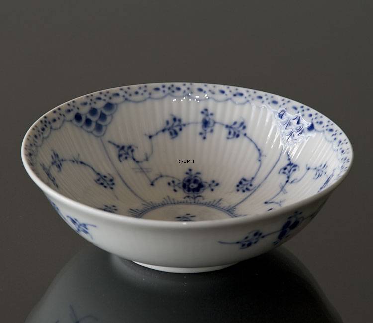 Musselmalet Halbspitze, Salatschüssel, Inhalt 40 cl., Royal Copenhagen 16cm