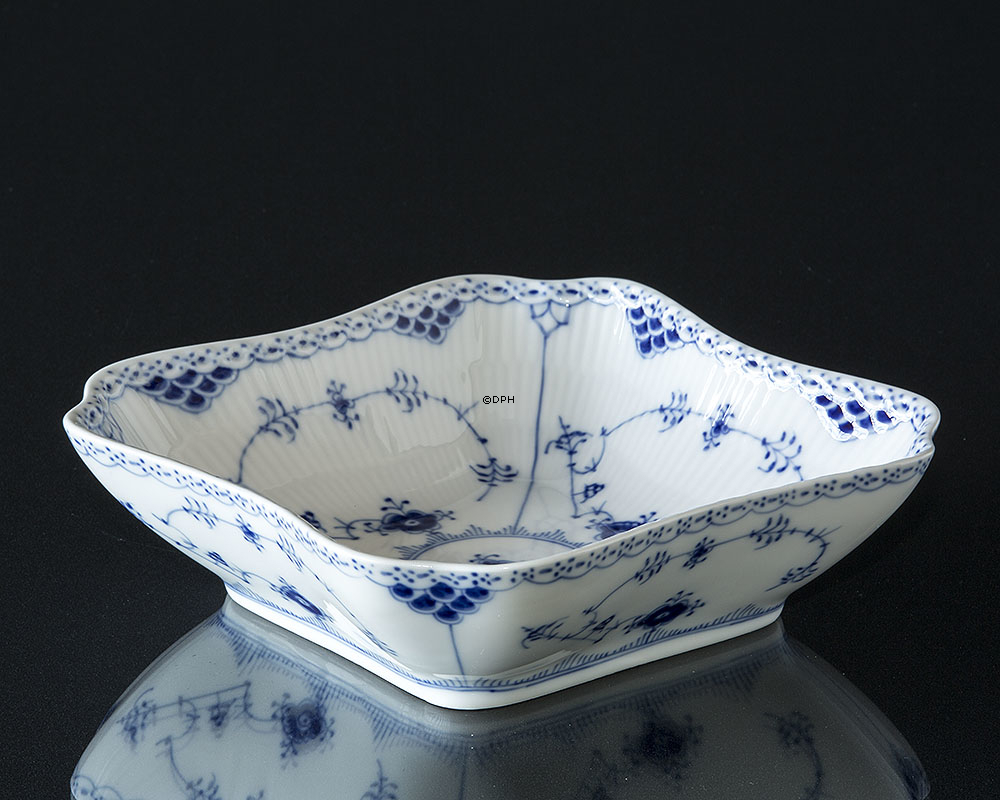 Musselmalet Halbspitze, quadratische Salatschüssel, Inhalt 80 cl., Royal Copenhagen 21cm