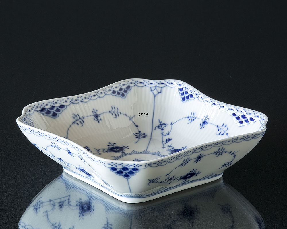 Musselmalet Halbspitze, quadratische Salatschüssel, Inhalt 80 cl., Royal Copenhagen 21cm