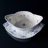 Musselmalet Vollspitze, Sauciere auf Ständer Nr. 1/1105 oder 563, Royal Copenhagen