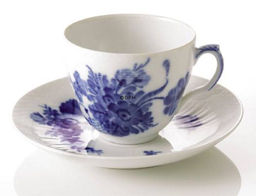 Royal Copenhagen Blaue Blume geschweift Blue flower curved Kaffeetasse 
