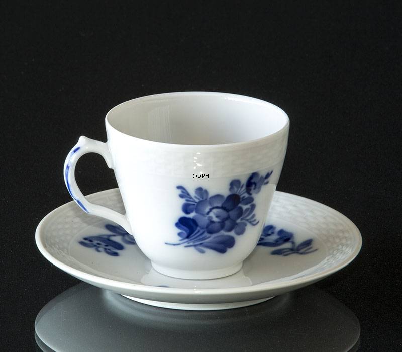Blaue Blume, glatt, Espressotasse und Untertasse Nr. 10/8046 order 059, Royal Copenhagen