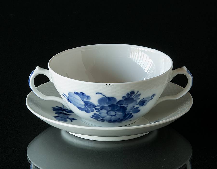 Blaue Blume, glatt, Suppentasse mit Untertasse Nr. 10/8281 oder 107, Royal Copenhagen