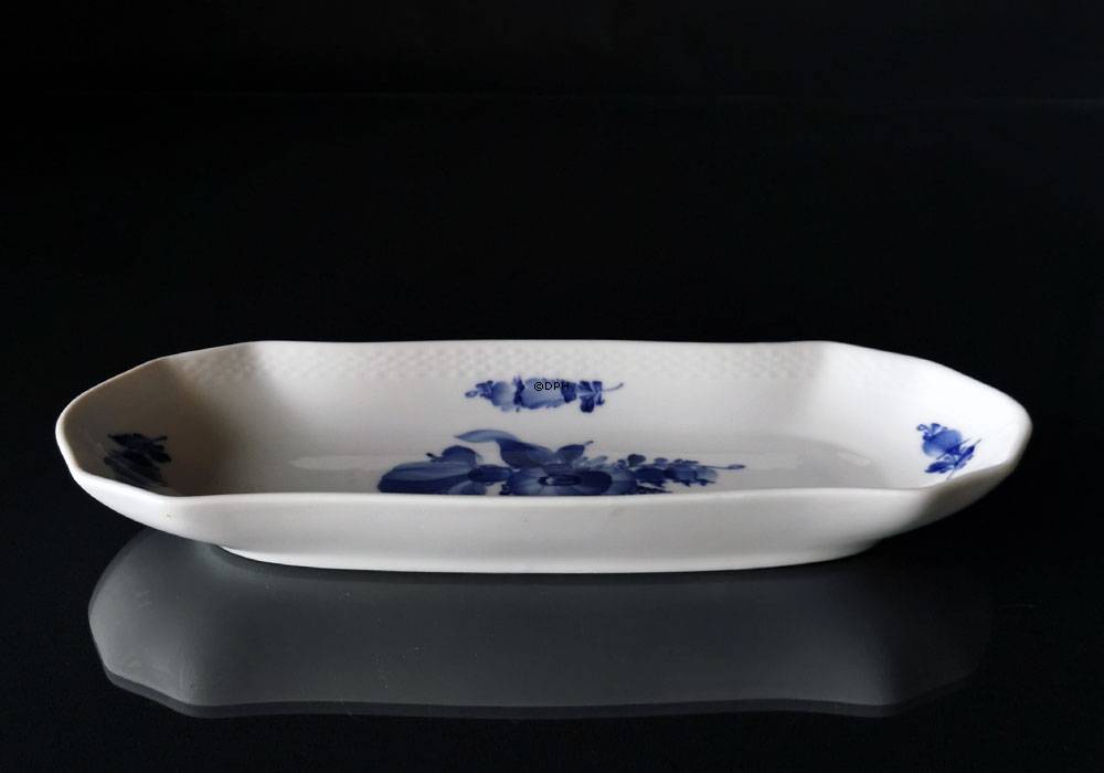 Blaue Blume, glatt, längliche Schale Nr. 10/8072 oder 378, Royal Copenhagen 36cm