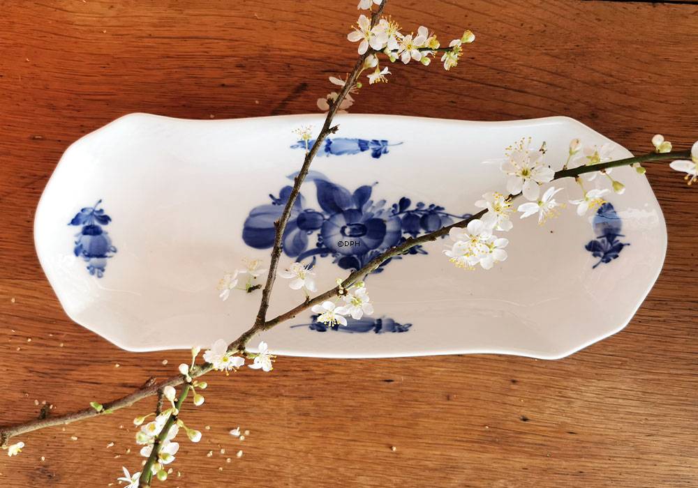 Blaue Blume, glatt, längliche Schale Nr. 10/8072 oder 378, Royal Copenhagen 36cm