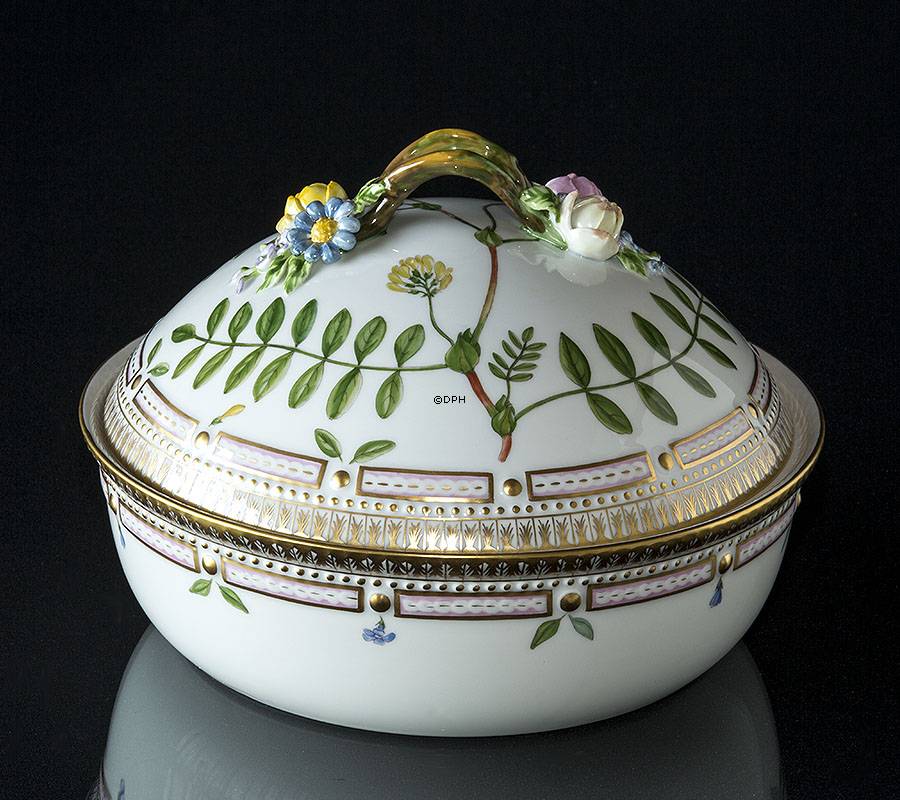 Flora Danica Schale mit Deckel Nr. 172 oder 20/3568, rund, Inhalt 180 cl. Breite 240 mm, Royal Copenhagen