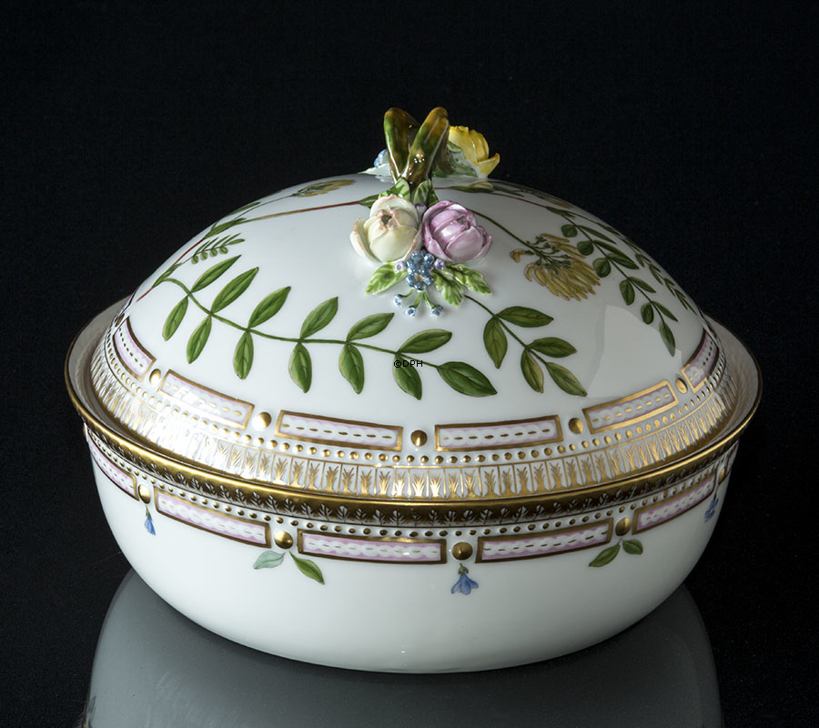 Flora Danica Schale mit Deckel Nr. 172 oder 20/3568, rund, Inhalt 180 cl. Breite 240 mm, Royal Copenhagen