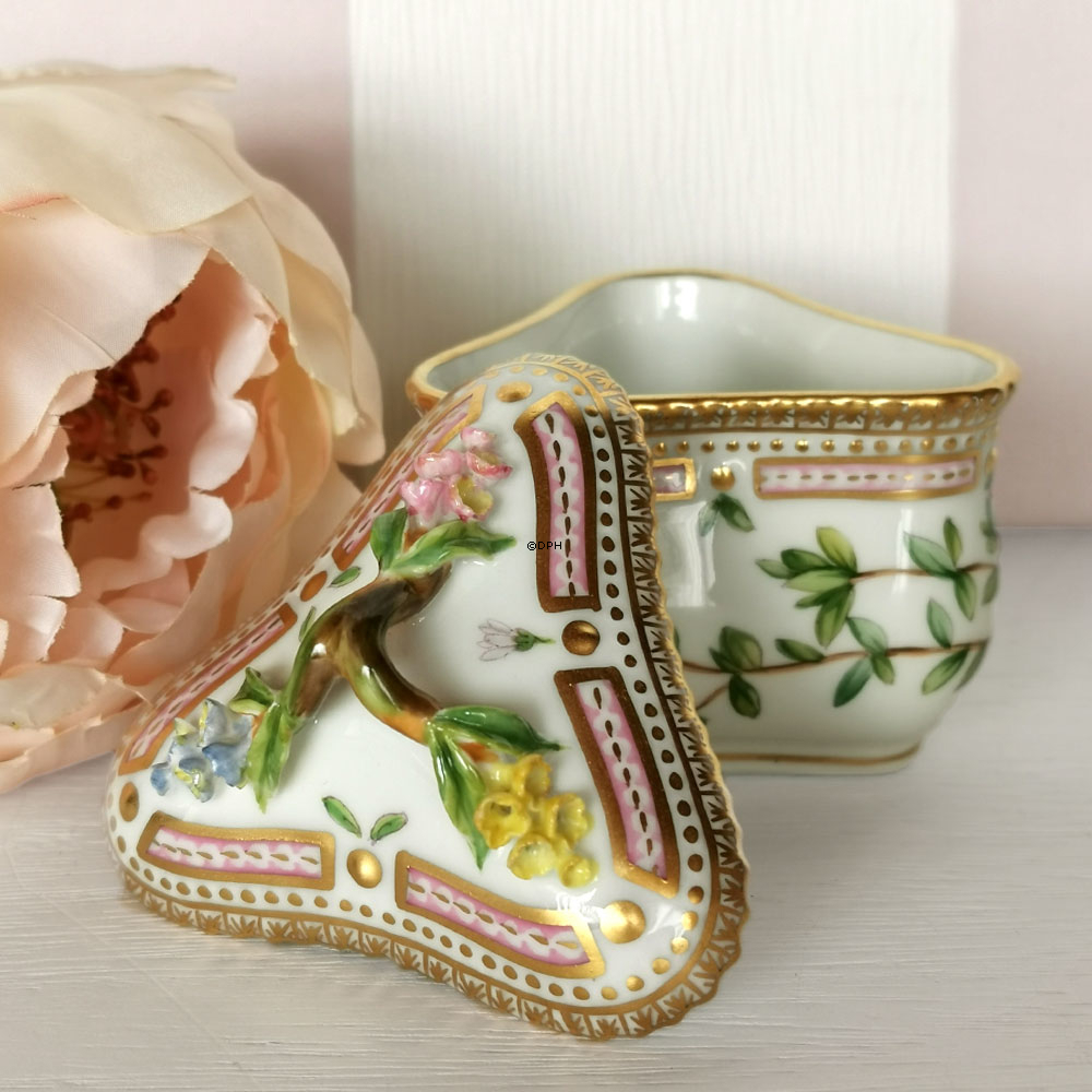 Flora Danica Puddingbecher, dreieckig mit Ständer Nr. 20-3575, Royal Copenhagen