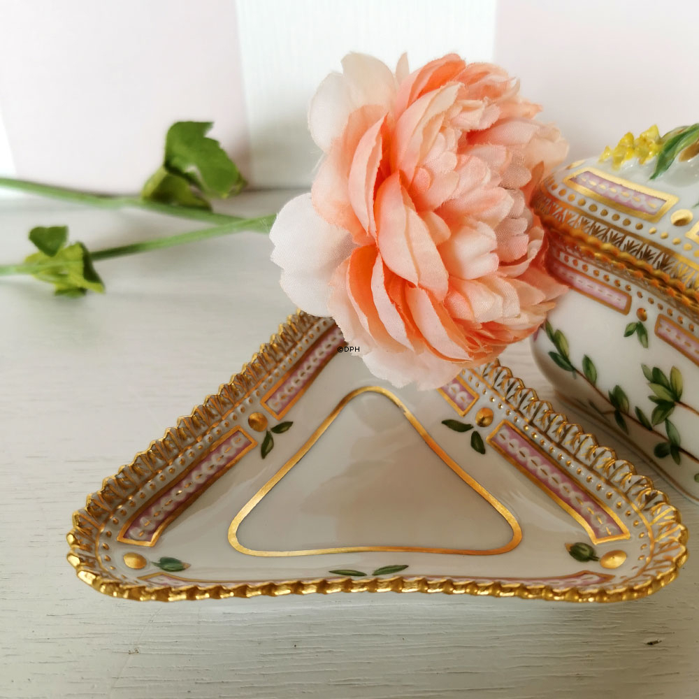 Flora Danica Puddingbecher, dreieckig mit Ständer Nr. 20-3575, Royal Copenhagen