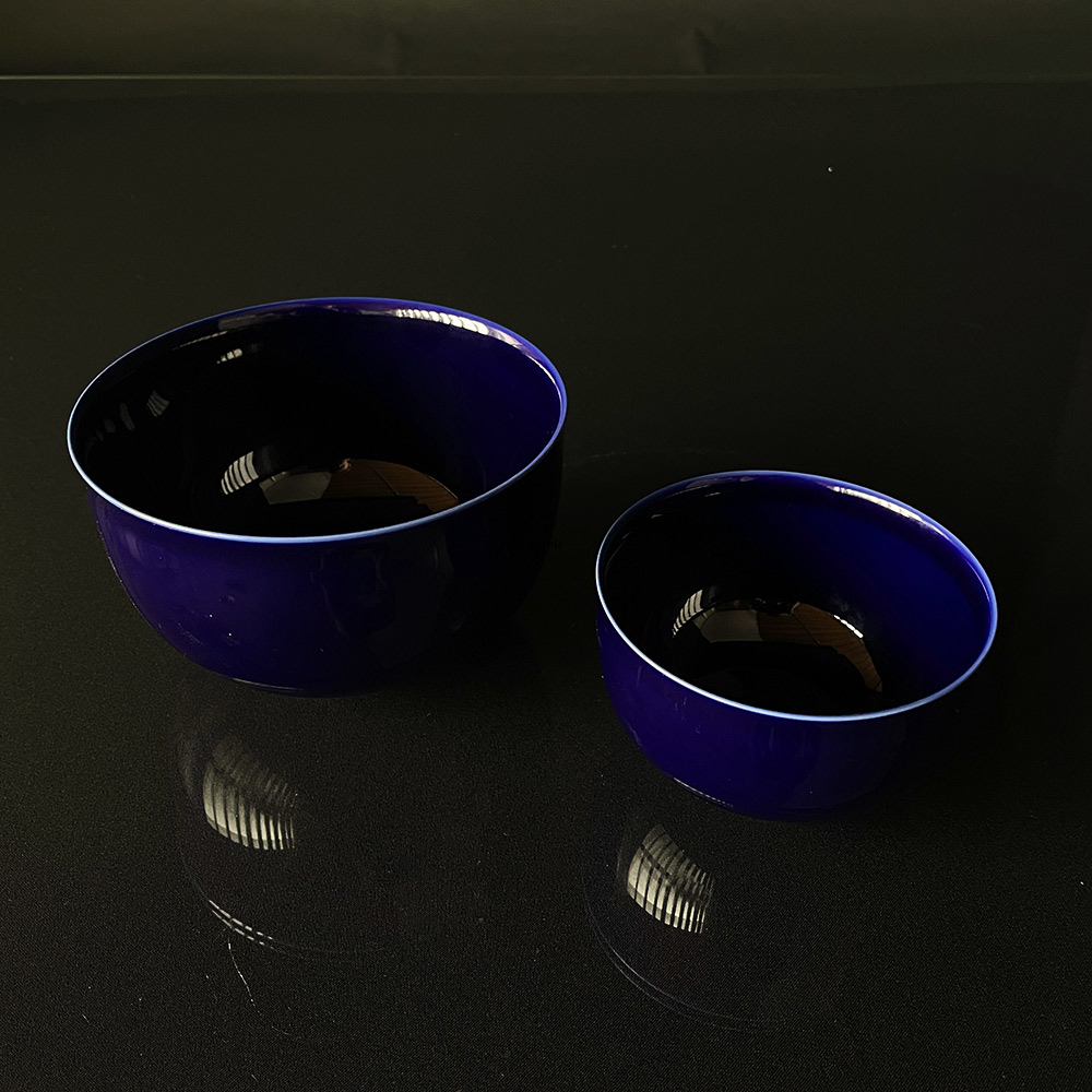 Kobaltblaue Schale, Alev Siesbye für Royal Copenhagen. Porzellanschale