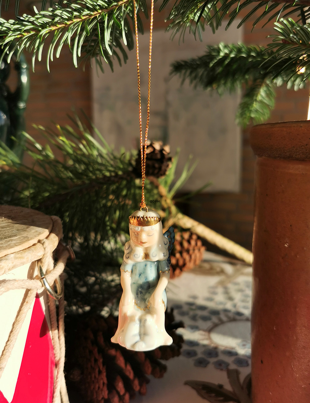 Weihnachtsfigurornament 2003, Schneefee mit Mäusen