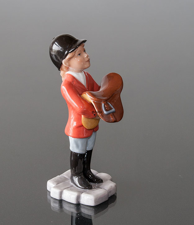 Mädchen mit Sattel, Royal Copenhagen Figur Nr. 762