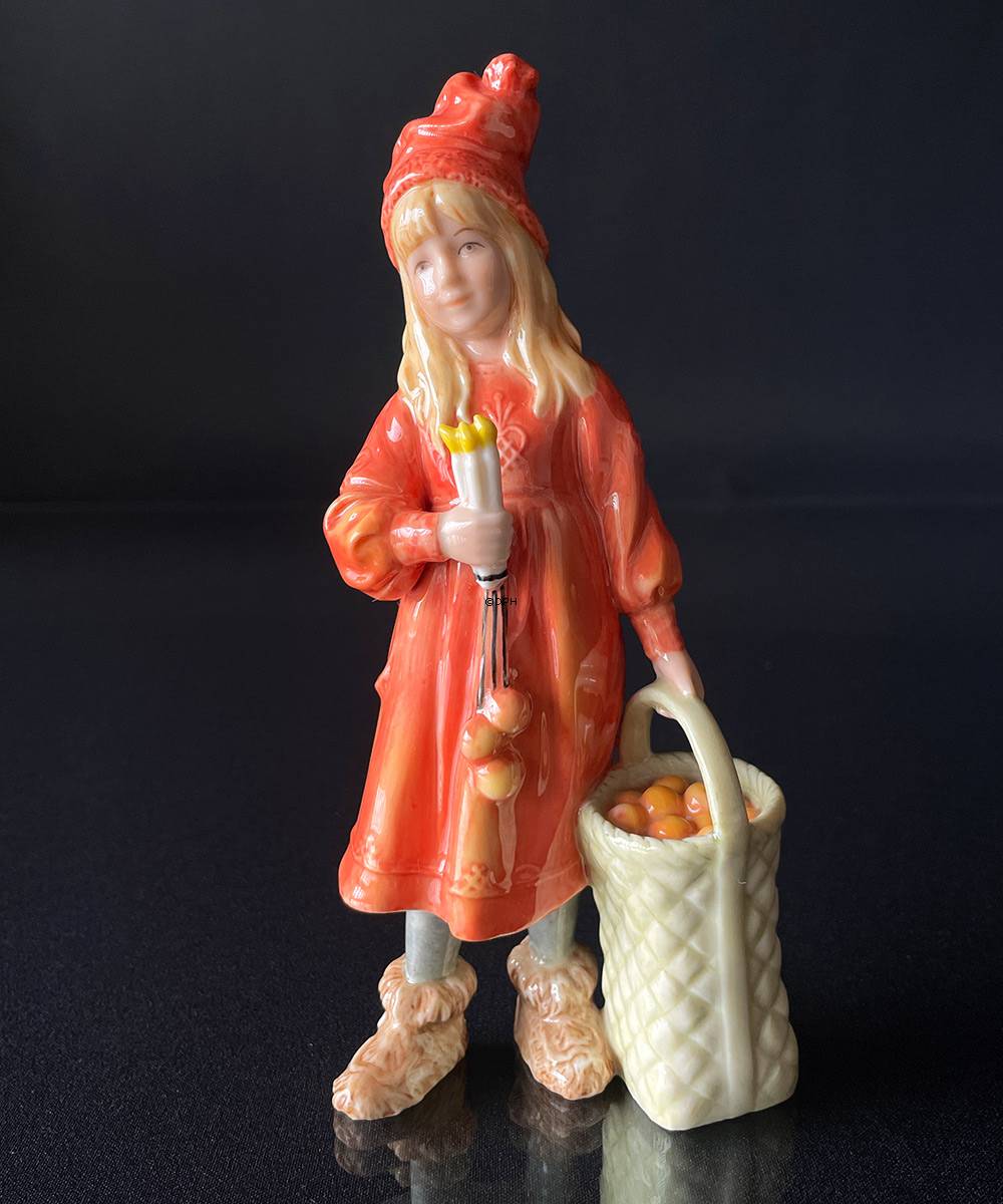 Brita Carl Larsson Figur, stehendes Mädchen mit Sternkerze und Korb mit Äpfeln, Royal Copenhagen Figur Nr. 001