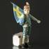Lisbeth Carl Larsson Figur, Junge stehend mit Schwedische Flagge, Royal Copenhagen Figur | Nr. 1249003 | DPH Trading