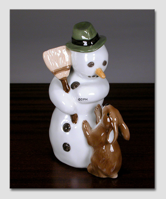 Schneemann Vater mit Besen und Hase, Royal Copenhagen Winter Figur Nr. 017