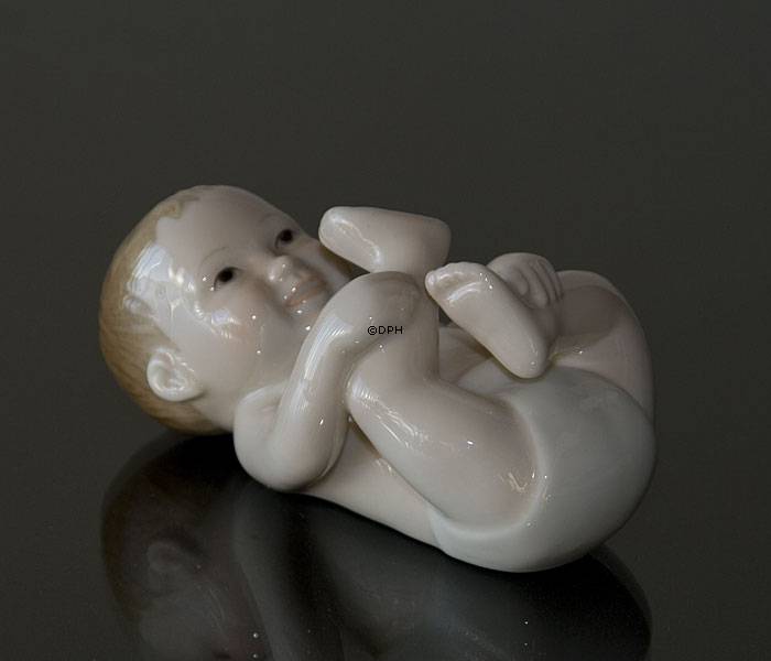 Baby geplappert, Royal Copenhagen Figur Nr. 027