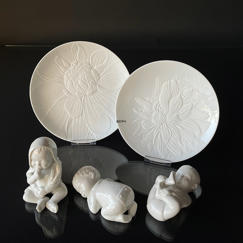 Baby plaudert, weiße Royal Copenhagen Figur Nr. 031