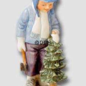Jahresfigur 2002, Junge mit Weihnachtsbaum, Royal Copenhagen | Jahr 2002 | Nr. 1249032 | Alt. 1249032 | DPH Trading