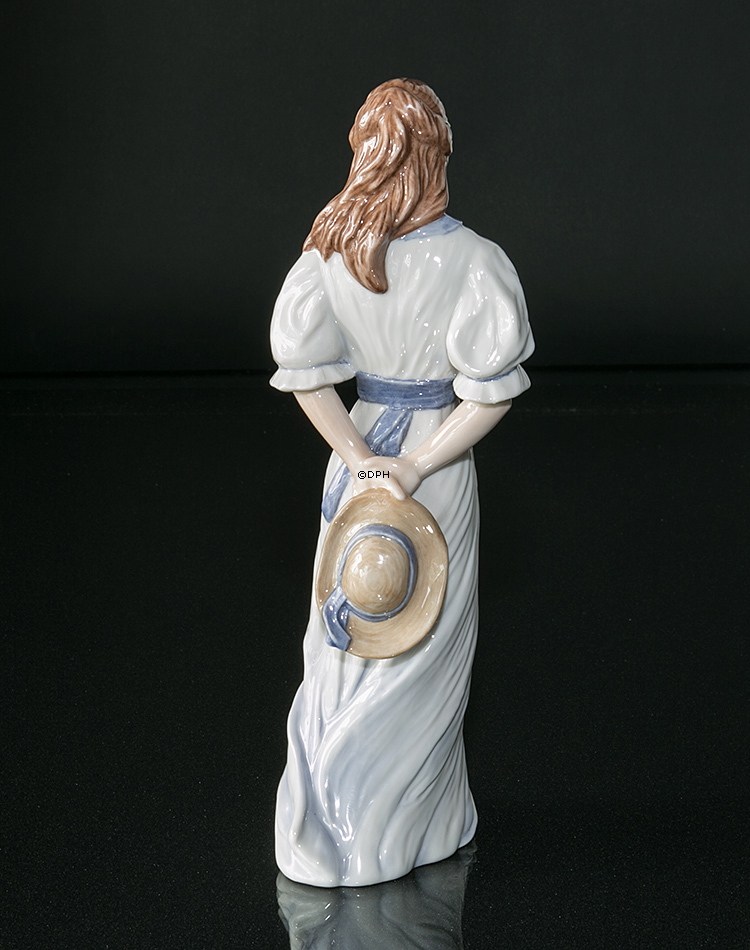 Dame geht mit Hut hinter ihr, Royal Copenhagen Figur Nr. 050 in der Serie skandinavischen Frauen