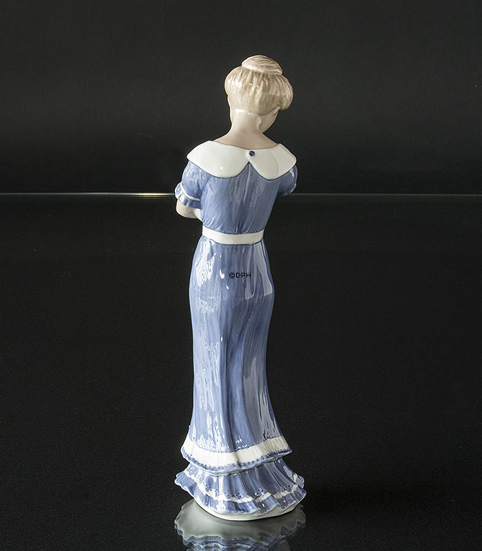 Skandinavische Damen, Frau mit Kind, Royal Copenhagen Figur Nr. 052