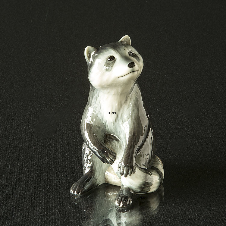 Waschbär sitzend, Royal Copenhagen Figur Nr. 053