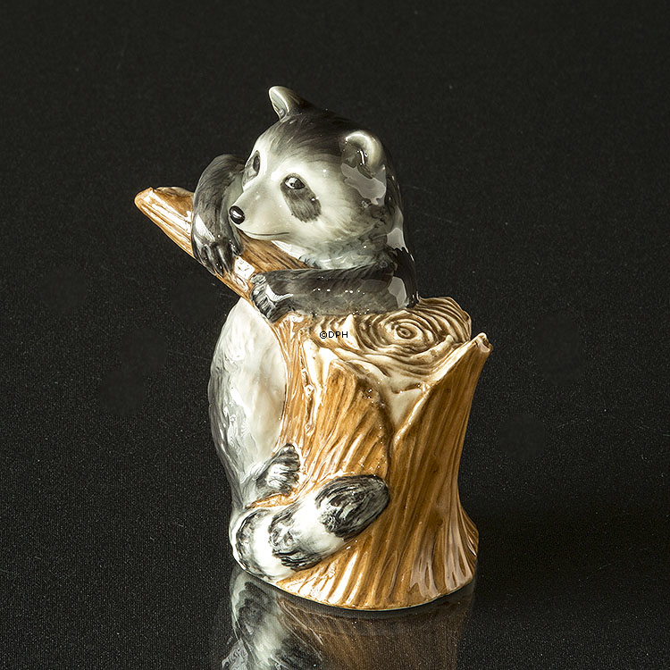 Waschbär klettert, Royal Copenhagen Figur Nr. 054