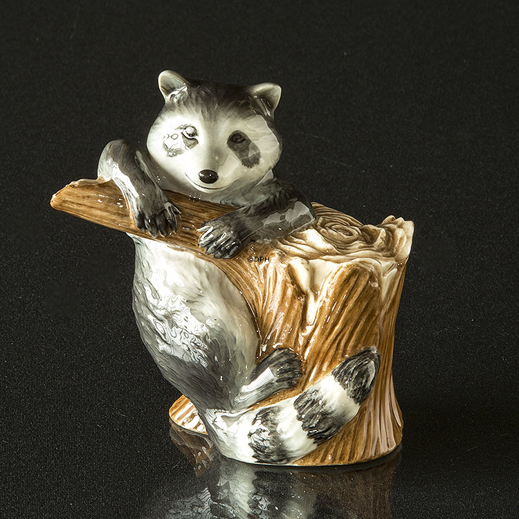 Waschbär klettert, Royal Copenhagen Figur Nr. 054