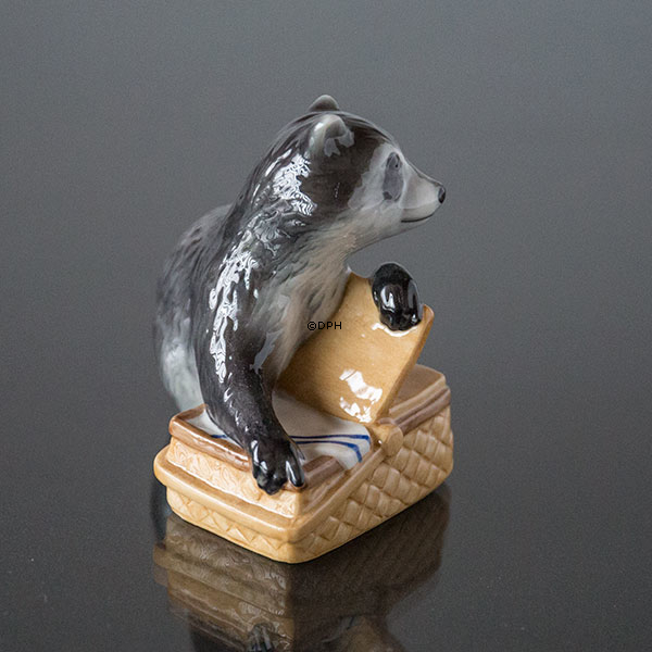Waschbär plündert Picknickkorb, Royal Copenhagen Figur Nr. 055