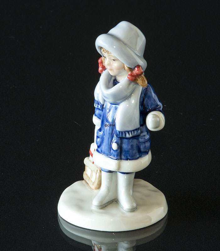 Jahresfigur 2003, Mädchen mit Schlitten, Royal Copenhagen
