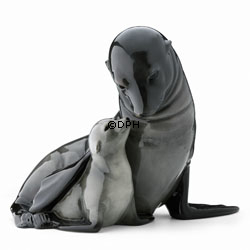 Siegel mit Welpe, Royal Copenhagen Figur Nr. 090