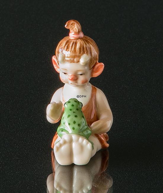 Troll, kleine Schwester mit Frosch, Royal Copenhagen Figur Nr. 098