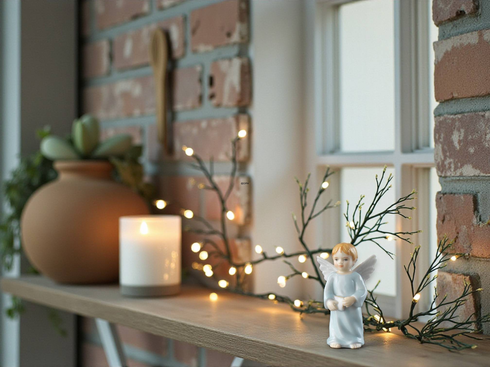 Engel mit Buch, Junge Royal Copenhagen