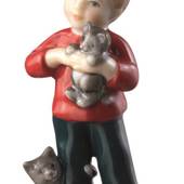 Junge steht mit Kätzchen, Minifigur Royal Copenhagen